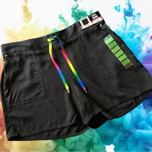 NWT Rainbow Gay Pride Unisex Shorts with hearts on Pockets Size L - Picture 1 of 6